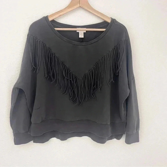 Amuse Society Charcoal Gray Keller Fringe Sweater, Size Medium - Picture 2 of 11